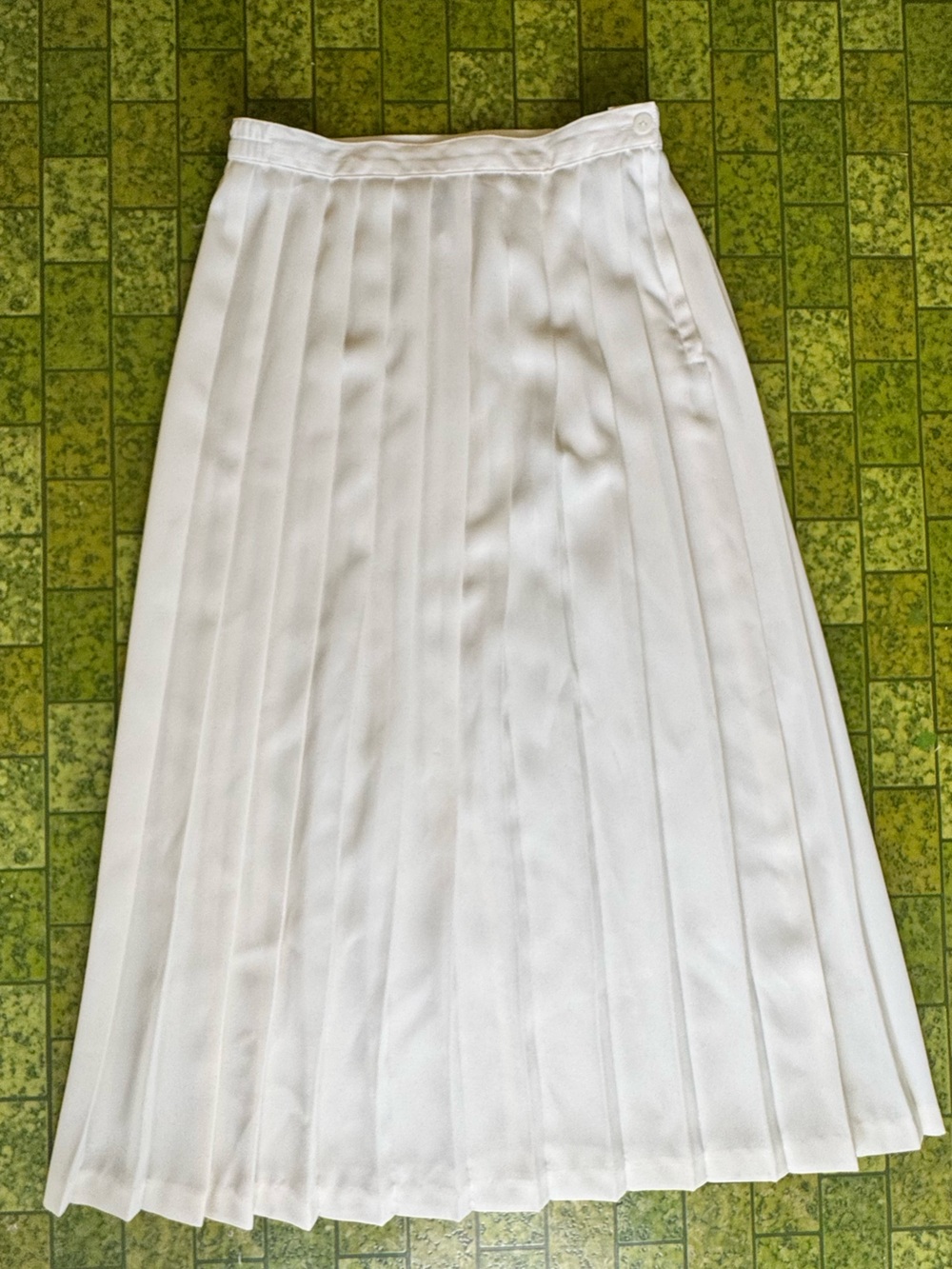 Vintage Flowy White Maxi Pleated Skirt